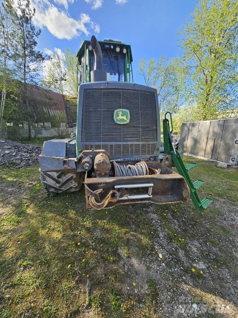 John Deere 1510 G Lesné traktory
