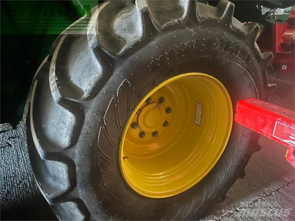 John Deere T550 Kombinované zberacie stroje