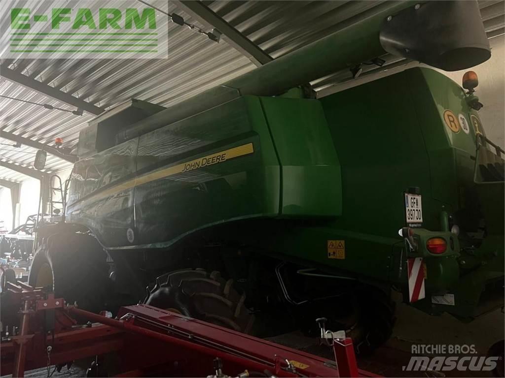 John Deere T550 Kombinované zberacie stroje