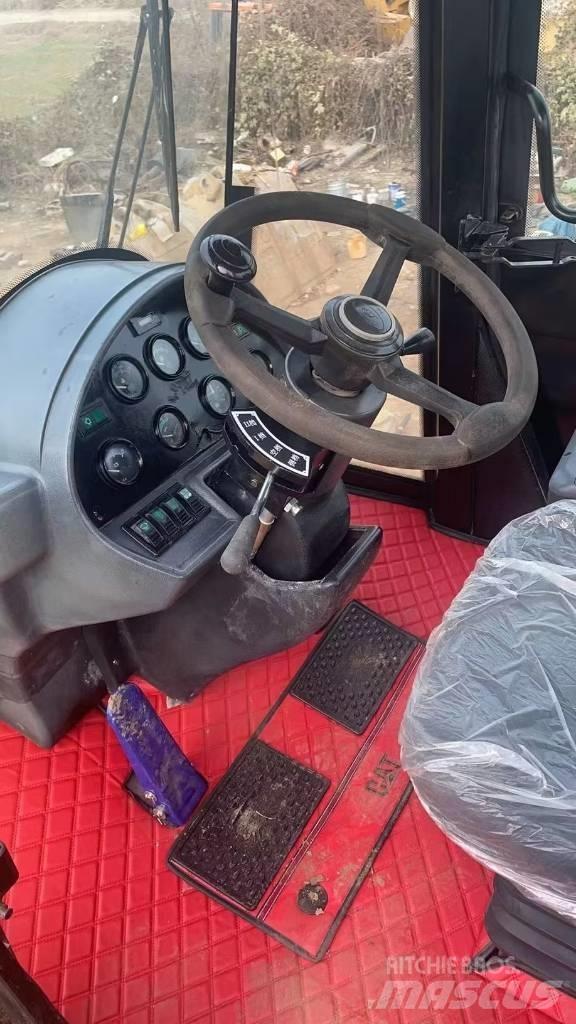 CAT 950 H Kolesové nakladače