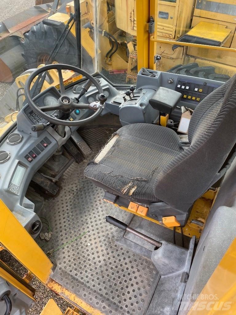 Volvo L70C Kolesové nakladače