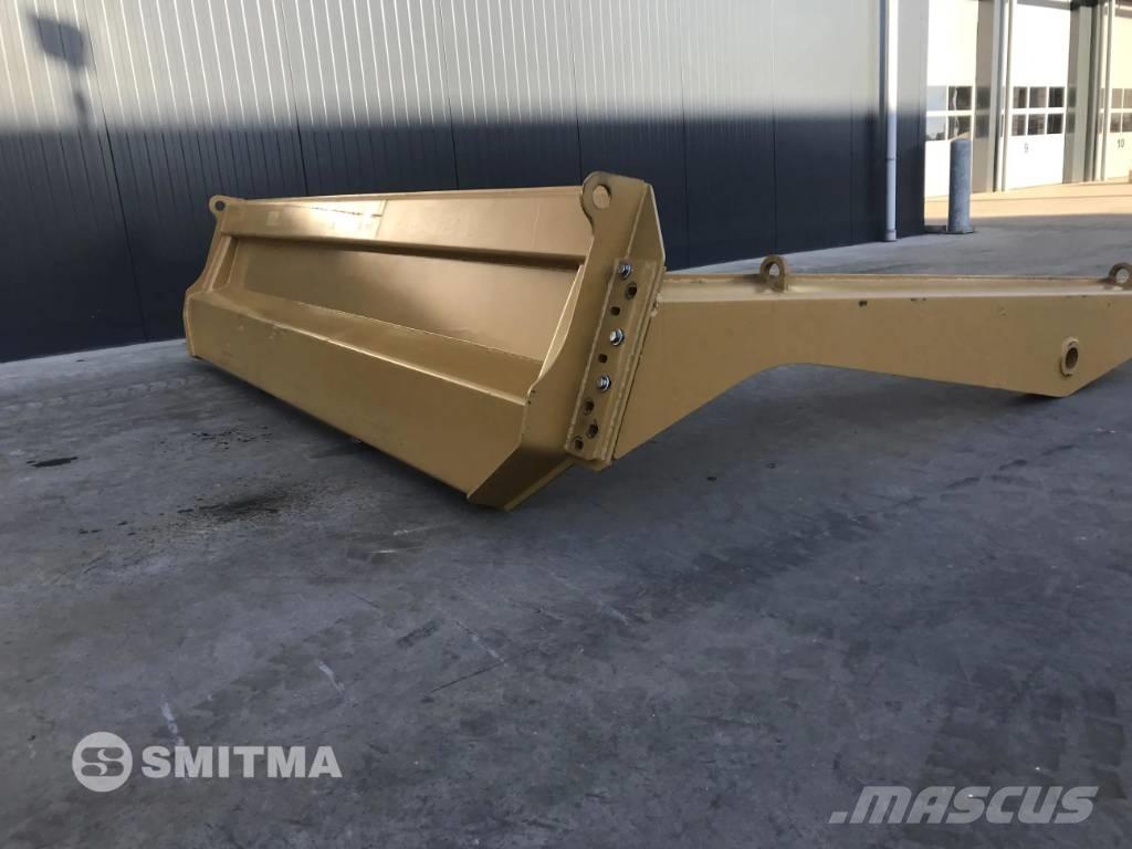 CAT 735C Zadné dvere