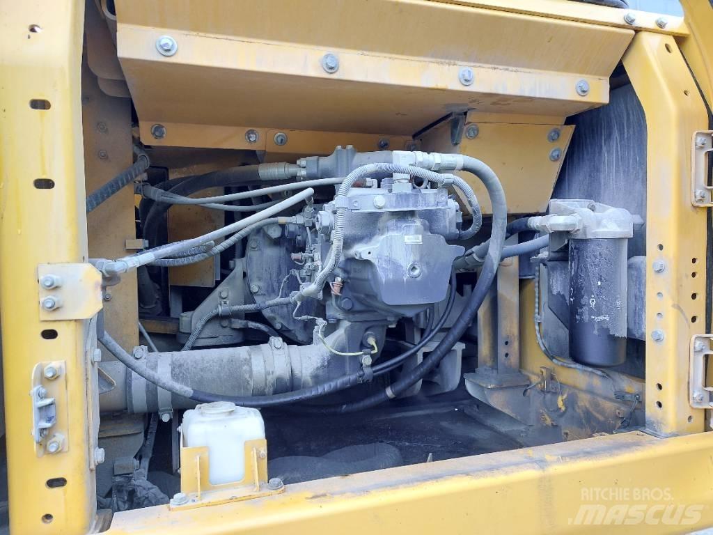 Komatsu PC360LC-11 Pásové rýpadlá