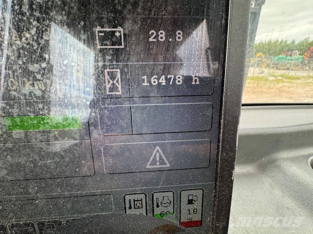 Komatsu 830.3 Lesné traktory