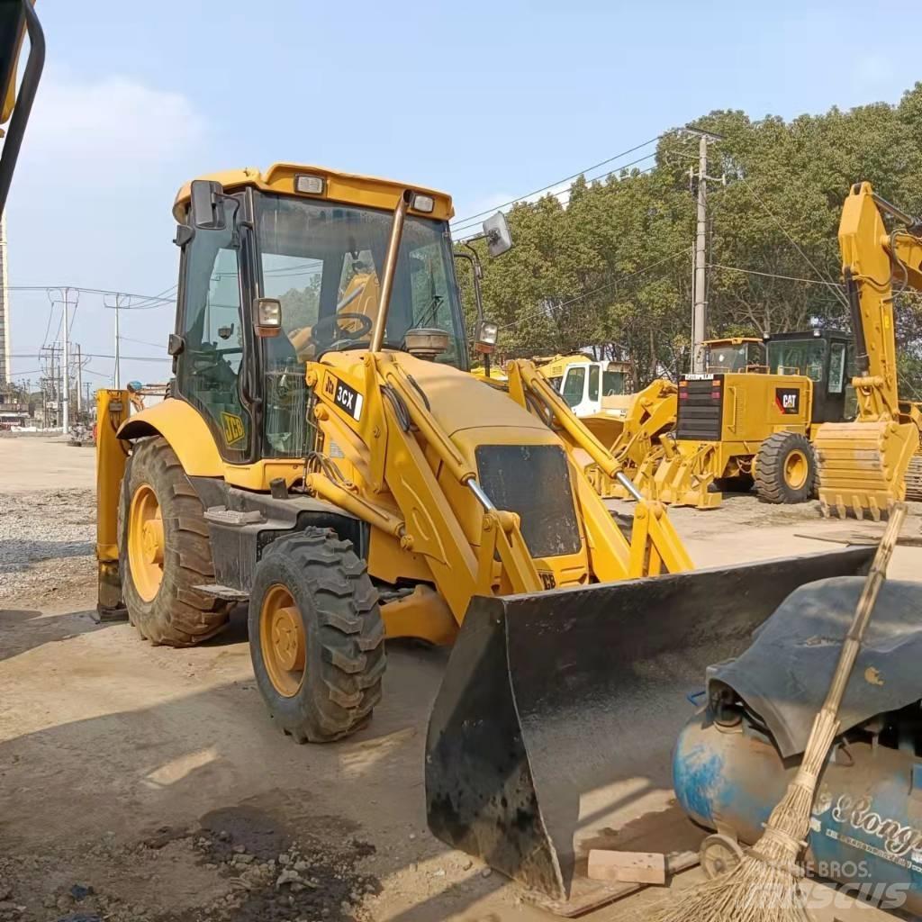 JCB 3CX Rýpadlo-nakladače