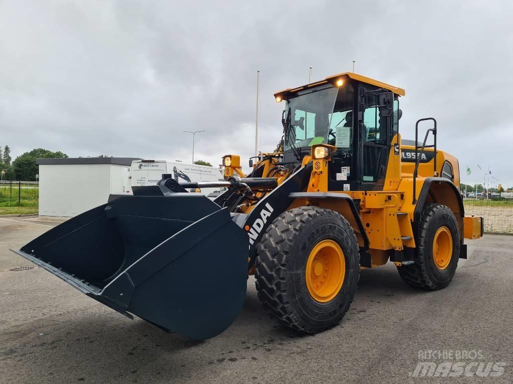 Hyundai HL955 A Kolesové nakladače