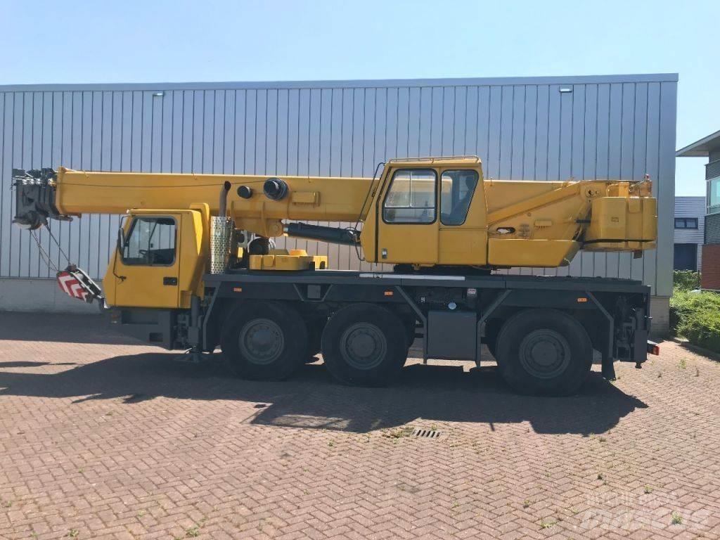 Grove GMK 3050 Univerzálne terénne žeriavy