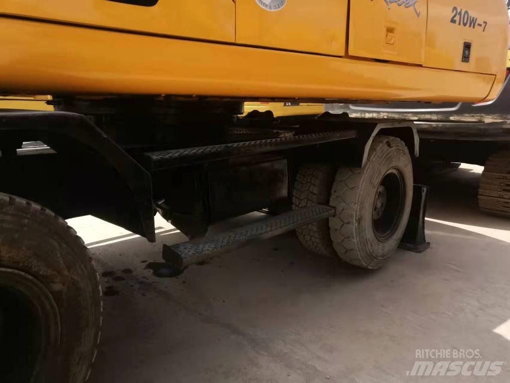 Hyundai 210-7 Kolesové rýpadlá