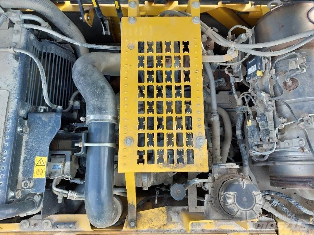 Komatsu HB365LC-3 Pásové rýpadlá