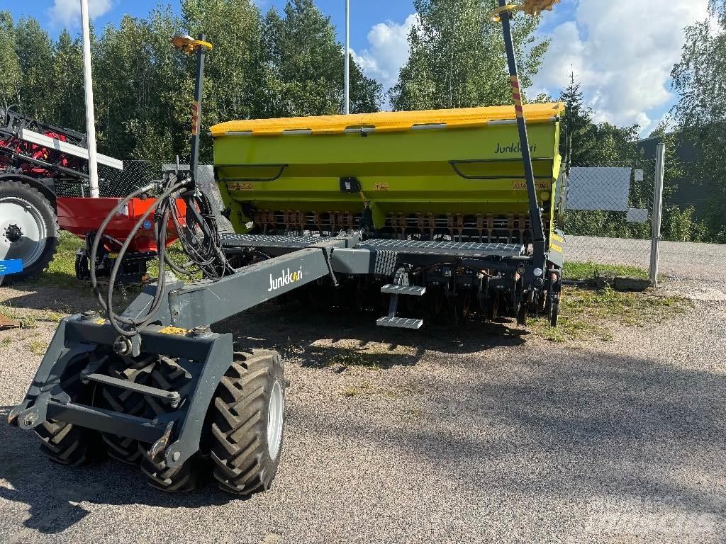 Junkkari D400 Plus Kombinované sejačky
