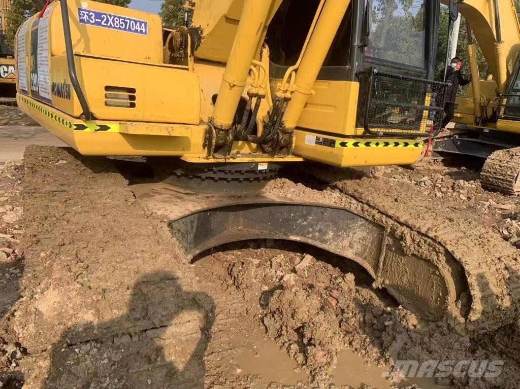 Komatsu PC 220-8M0 Pásové rýpadlá