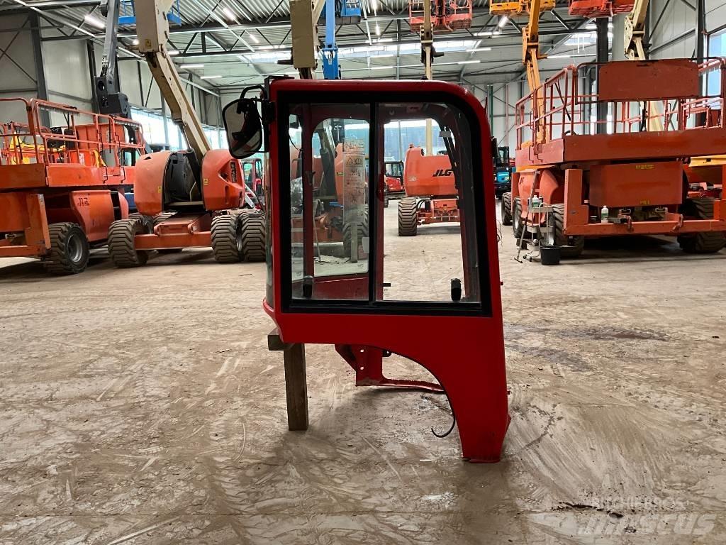 Yanmar Vio 25-6 Kabíny a interiér