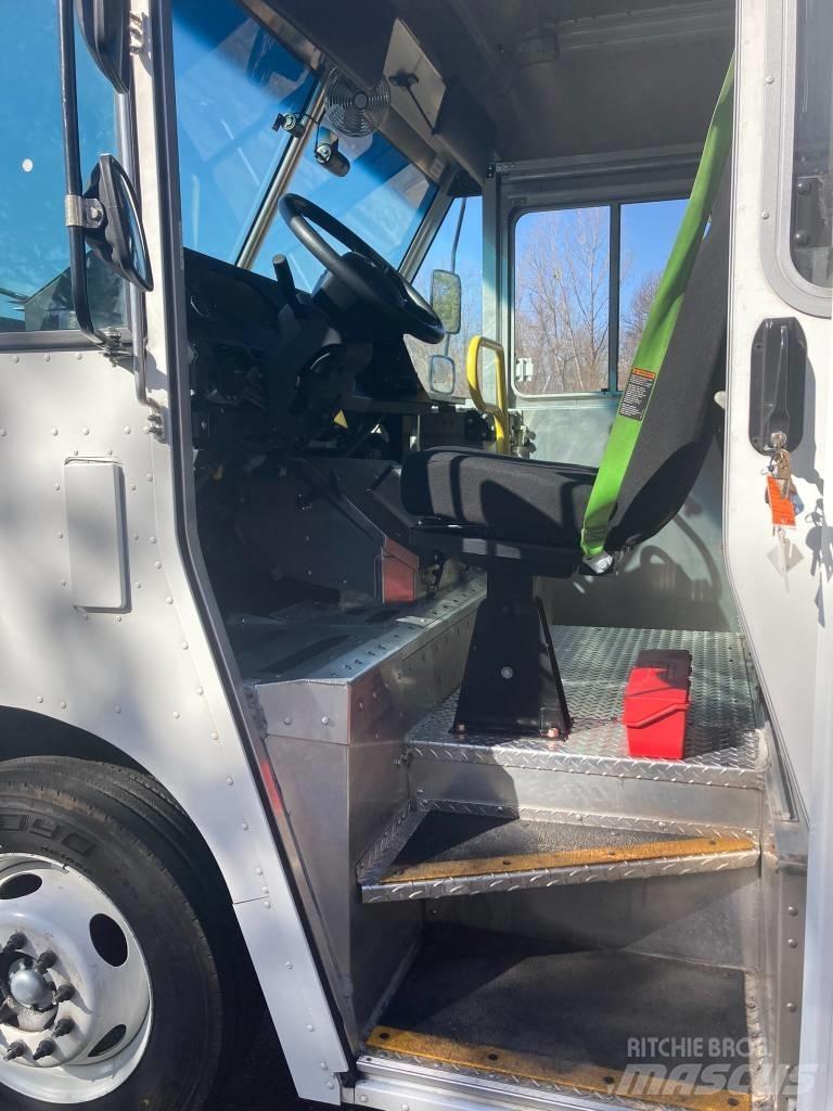 Ford F59 Skriňová nadstavba