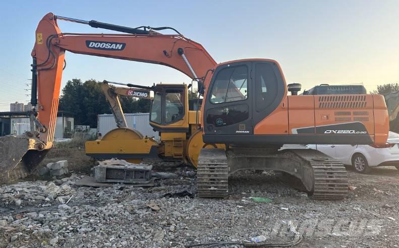 Doosan DX220 Pásové rýpadlá