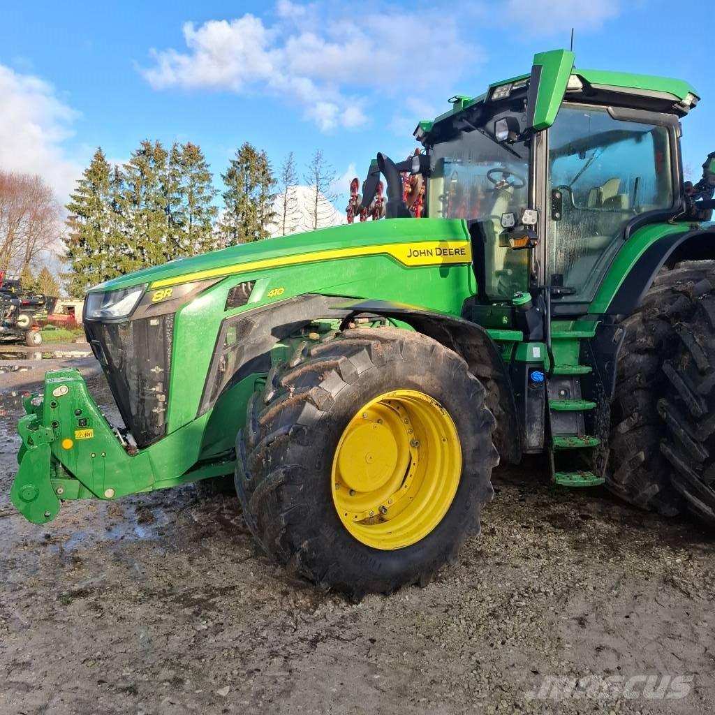 John Deere 8R410 Traktory