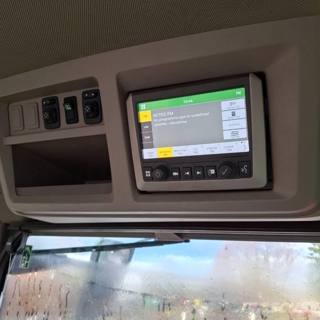 John Deere 8R410 Traktory