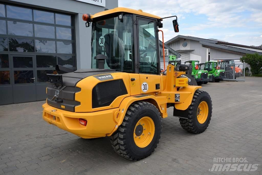 Volvo L30HS Kolesové nakladače