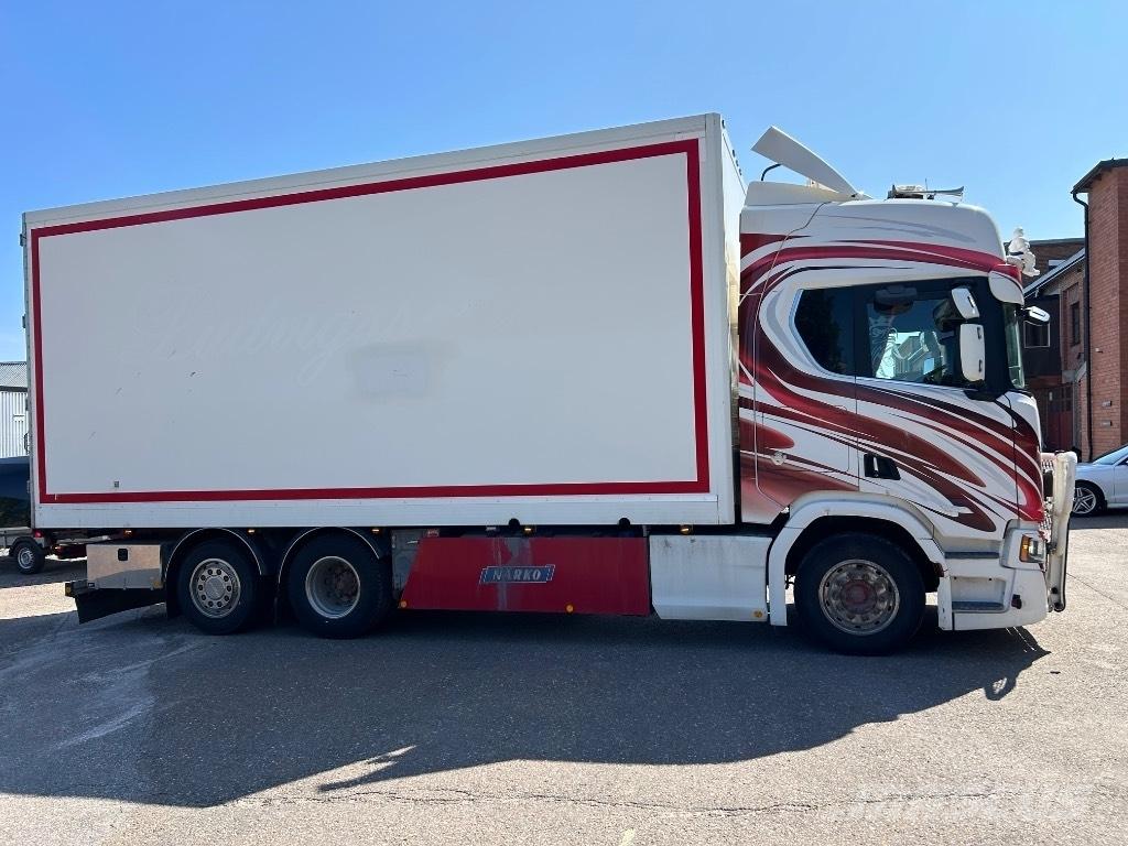 Scania R 650 6x2 Skriňová nadstavba