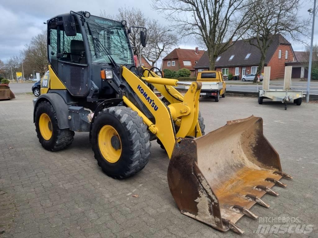 Komatsu WA 80-5 Kolesové nakladače