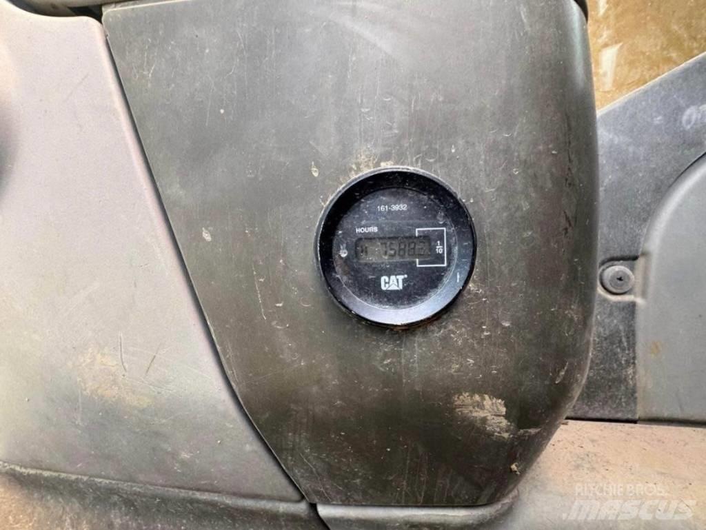 CAT 320 D Pásové rýpadlá