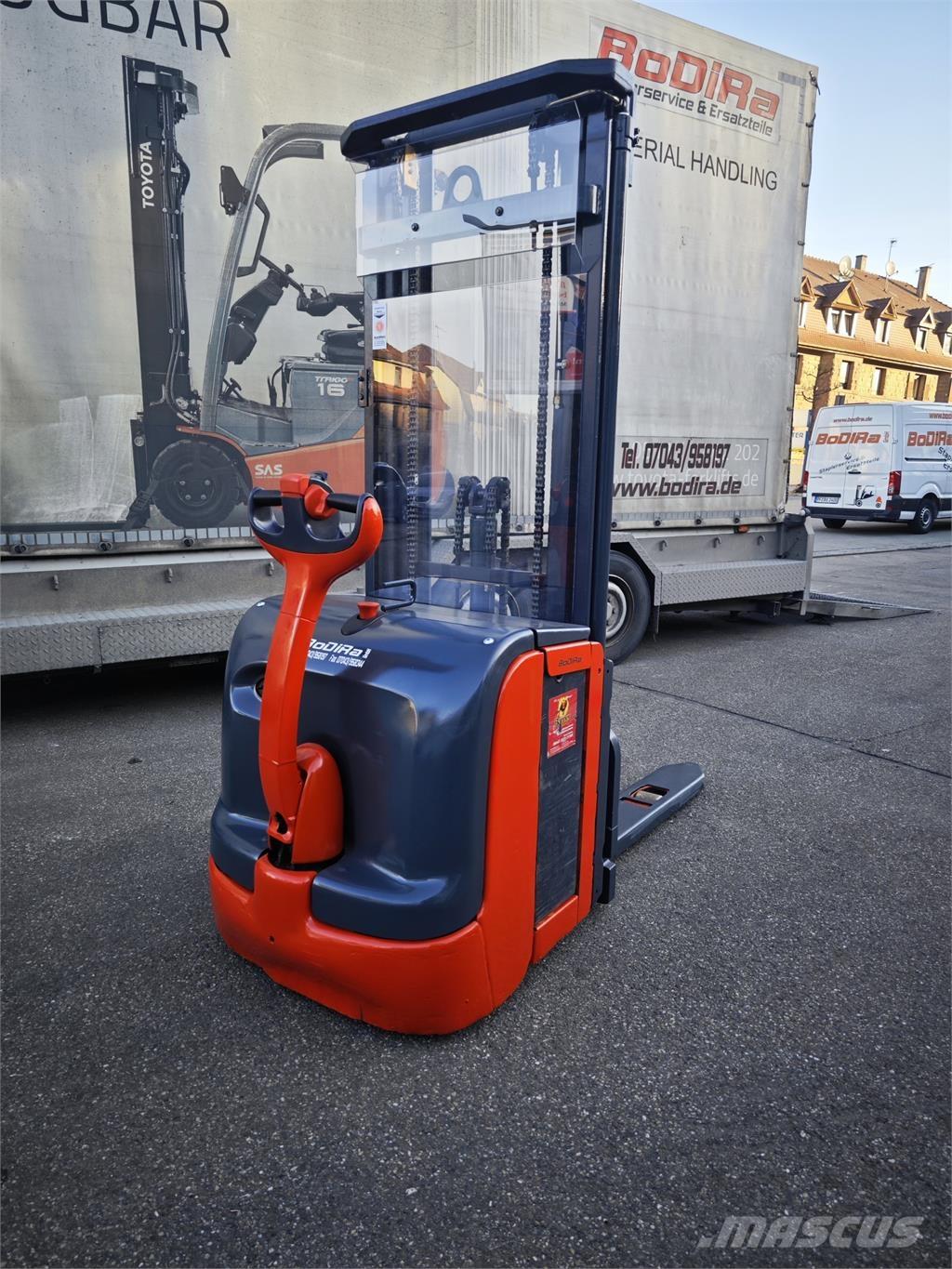 Linde L14 Samohybné vozíky