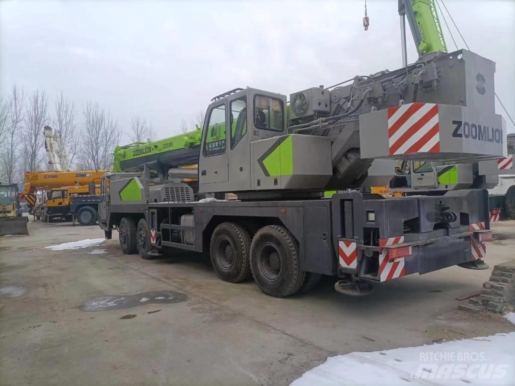 Zoomlion ZTC 500 V Univerzálne terénne žeriavy