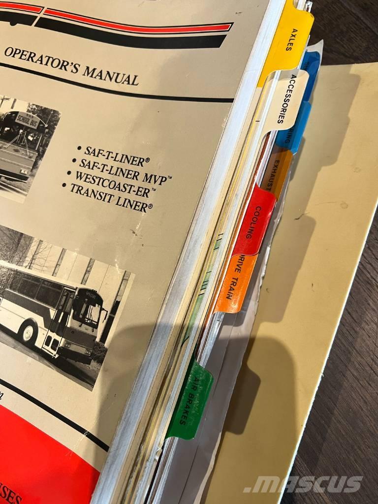 Thomas K880 Školské autobusy