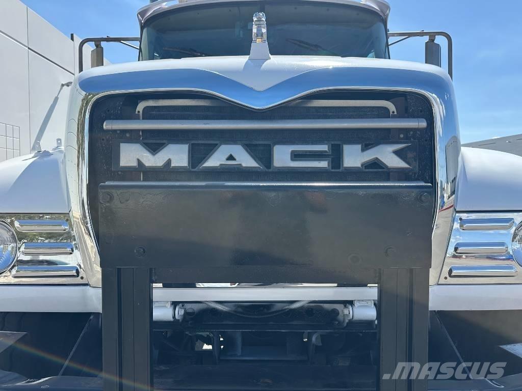 Mack CV 713 Lanový nosič kontajnerov