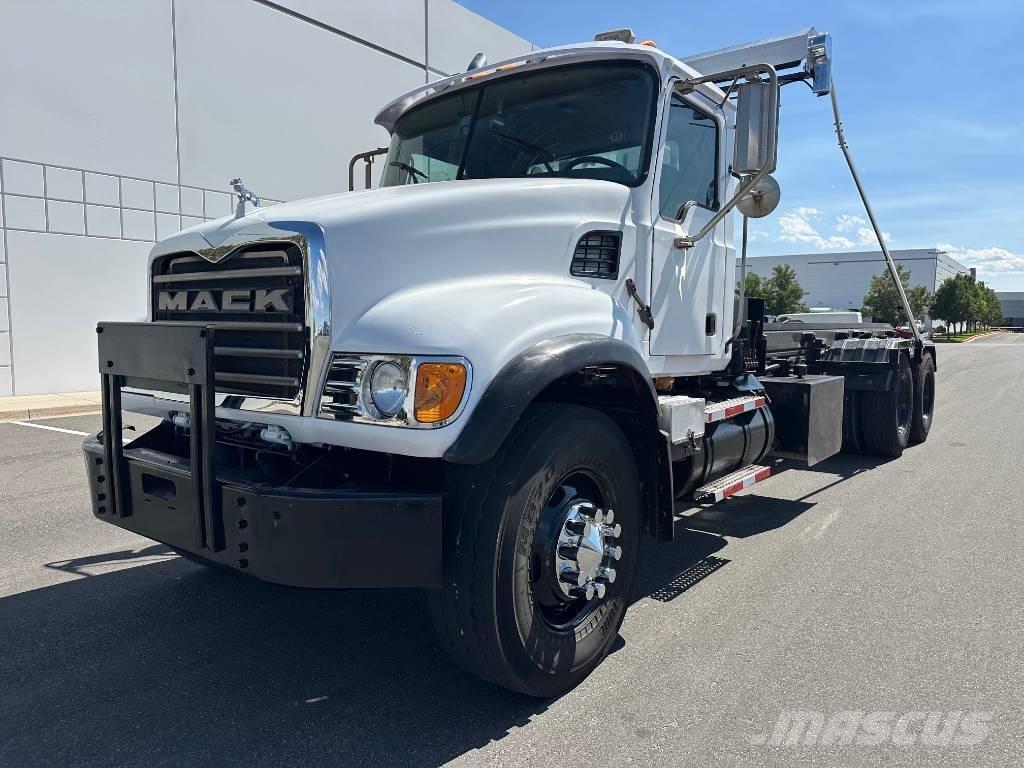 Mack CV 713 Lanový nosič kontajnerov