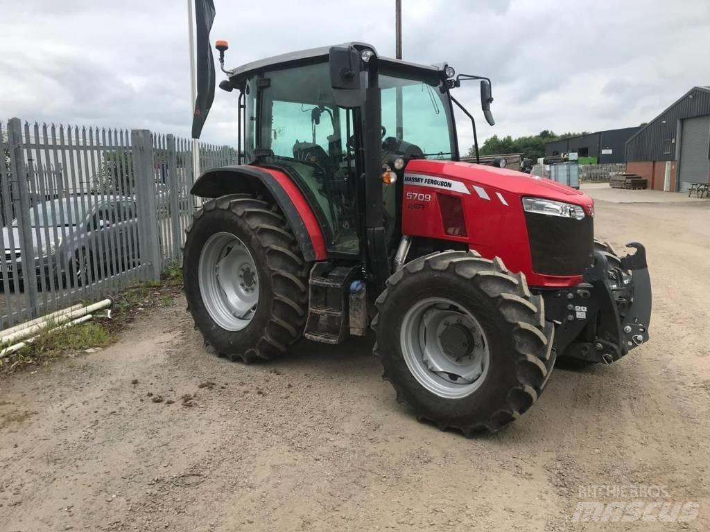 Massey Ferguson 5709 Traktory