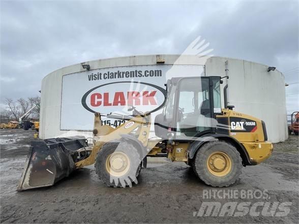 CAT 906M Kolesové nakladače