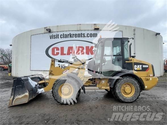 CAT 906M Kolesové nakladače