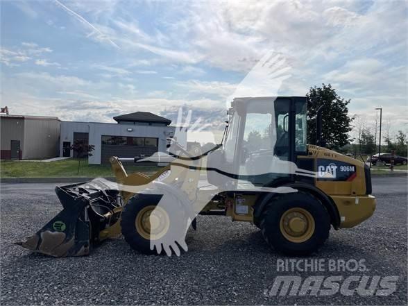 CAT 906M Kolesové nakladače
