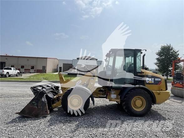 CAT 906M Kolesové nakladače