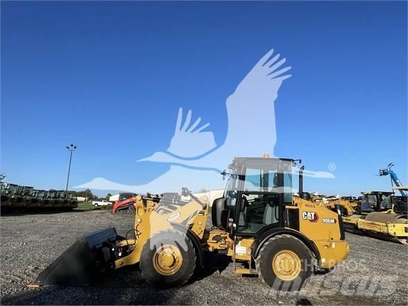 CAT 906M Kolesové nakladače