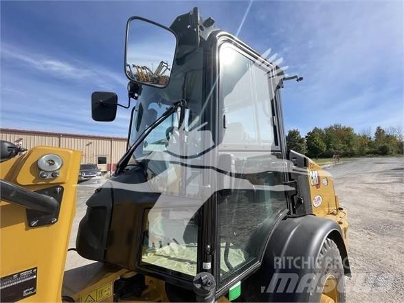 CAT 906M Kolesové nakladače
