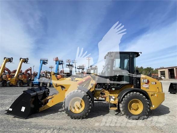 CAT 908 Kolesové nakladače