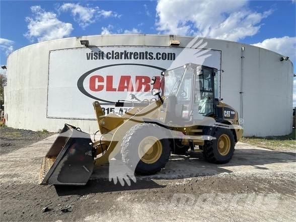 CAT 908M Kolesové nakladače
