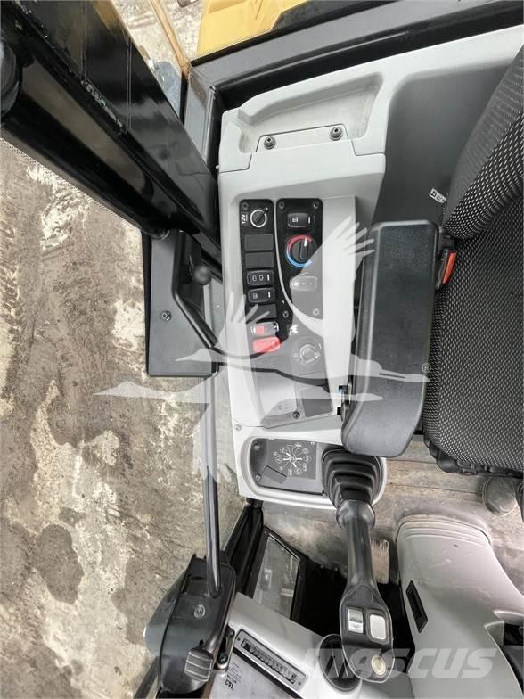 CAT 908M Kolesové nakladače