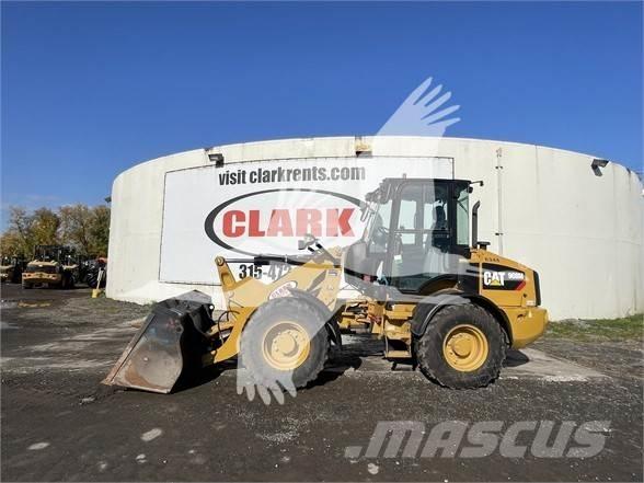 CAT 908M Kolesové nakladače