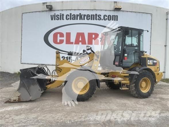 CAT 908M Kolesové nakladače