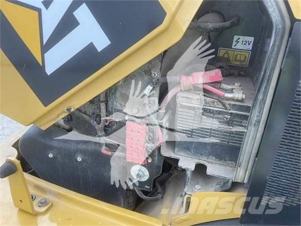 CAT 908M Kolesové nakladače
