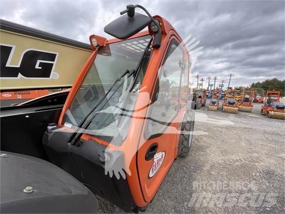 JLG 742 Teleskopické manipulátory