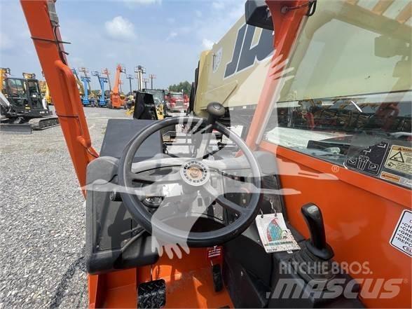 JLG G12-55A Teleskopické manipulátory