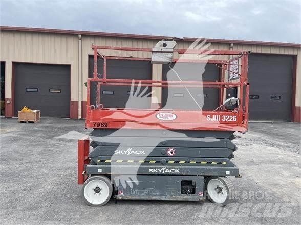 SkyJack SJ3226 Nožnicové zdvíhacie plošiny