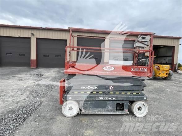 SkyJack SJ3226 Nožnicové zdvíhacie plošiny
