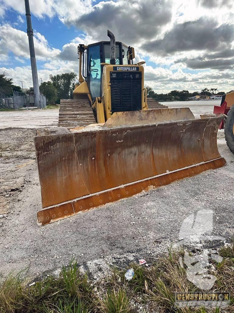 CAT D 6 N Pásové dozéry