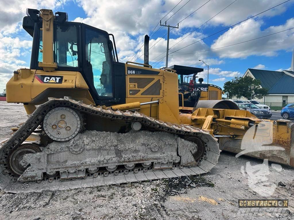 CAT D 6 N Pásové dozéry