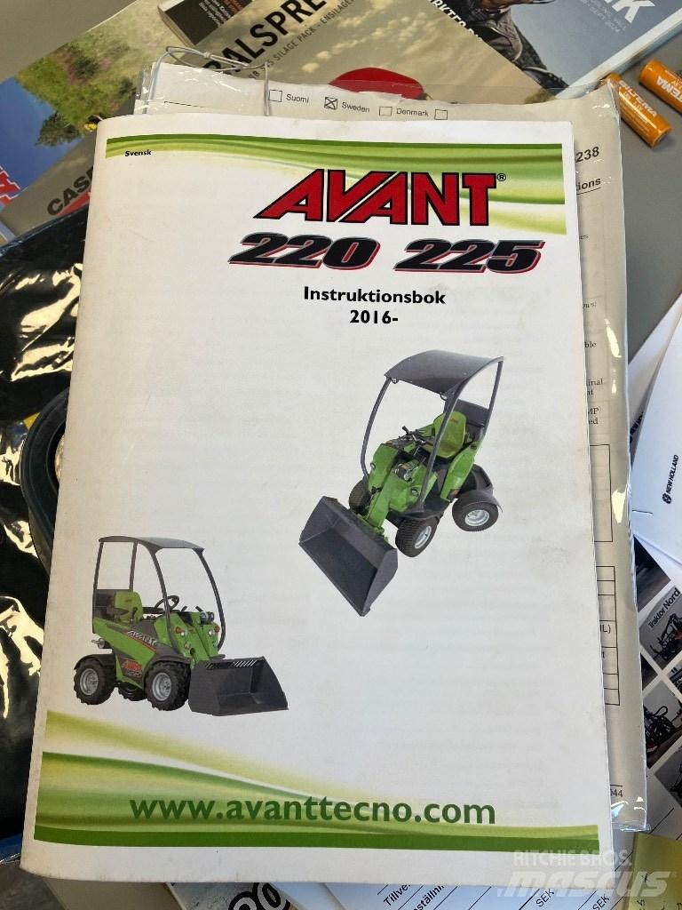 Avant 225 Viacúčelové nakladače