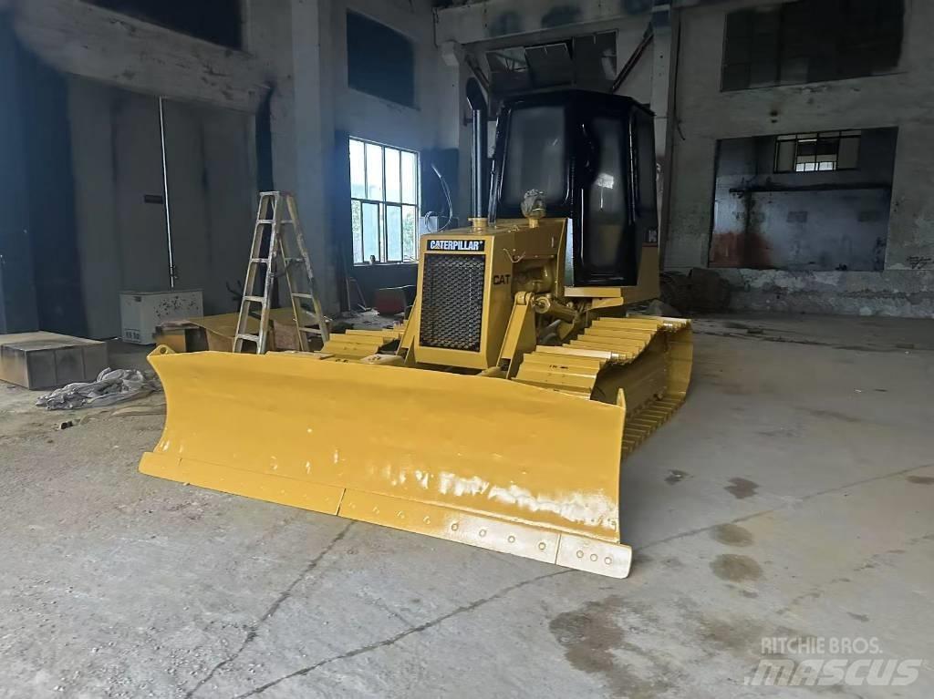 CAT D 4 C Pásové dozéry